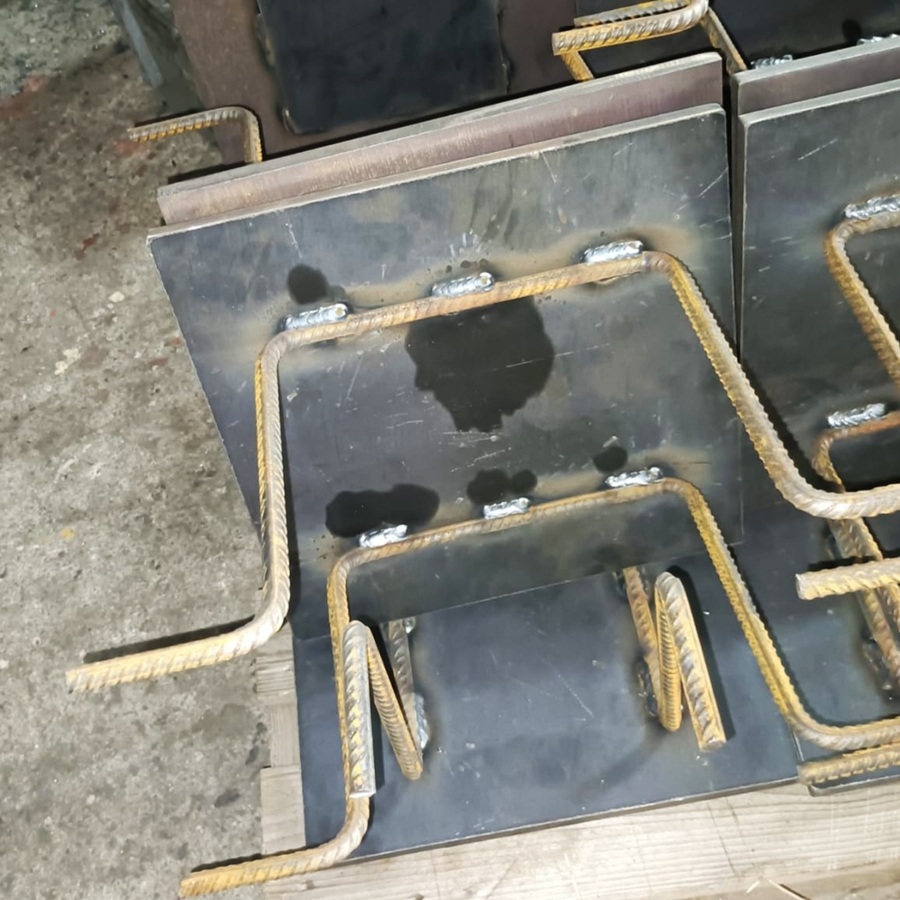 prasnuri otel beton sudate pe placa tabla otel
